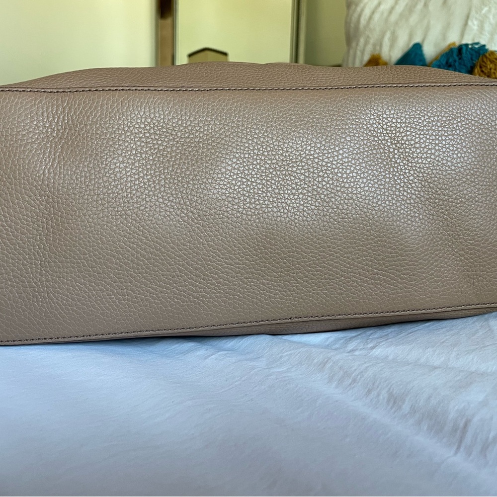 Gucci Taupe Pebbled Soho Hobo with Tassel and Gold Hardware - Picture 7 of 11